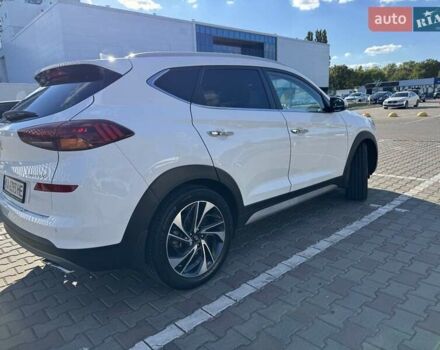 Белый Хендай Туксон, объемом двигателя 2 л и пробегом 97 тыс. км за 24800 $, фото 13 на Automoto.ua