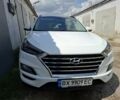 Белый Хендай Туксон, объемом двигателя 2 л и пробегом 100 тыс. км за 24500 $, фото 1 на Automoto.ua