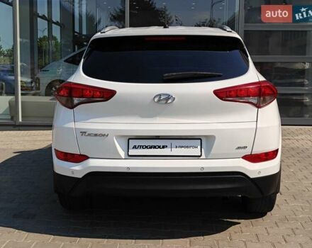 Белый Хендай Туксон, объемом двигателя 2 л и пробегом 99 тыс. км за 20500 $, фото 5 на Automoto.ua