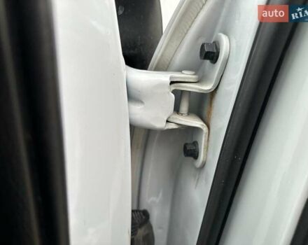 Белый Хендай Туксон, объемом двигателя 2 л и пробегом 131 тыс. км за 17600 $, фото 19 на Automoto.ua