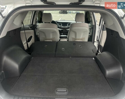 Белый Хендай Туксон, объемом двигателя 2 л и пробегом 91 тыс. км за 15900 $, фото 41 на Automoto.ua