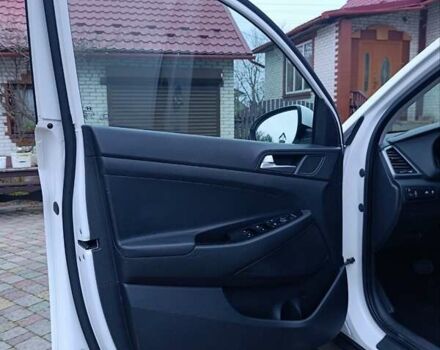 Білий Хендай Туксон, об'ємом двигуна 2 л та пробігом 169 тис. км за 19999 $, фото 80 на Automoto.ua