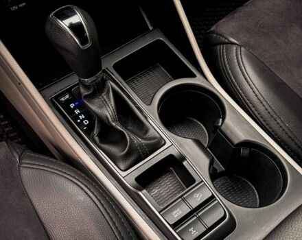 Белый Хендай Туксон, объемом двигателя 2 л и пробегом 90 тыс. км за 13800 $, фото 8 на Automoto.ua