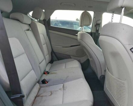 Белый Хендай Туксон, объемом двигателя 1.6 л и пробегом 120 тыс. км за 2800 $, фото 10 на Automoto.ua