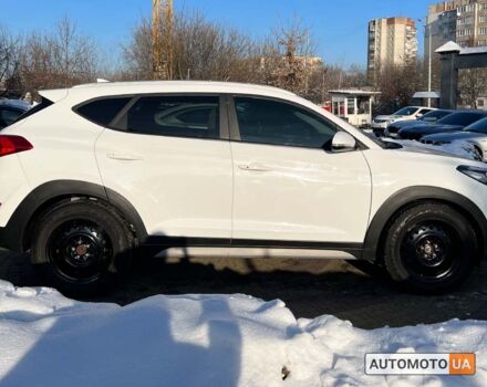 Білий Хендай Туксон, об'ємом двигуна 2.4 л та пробігом 67 тис. км за 19700 $, фото 7 на Automoto.ua