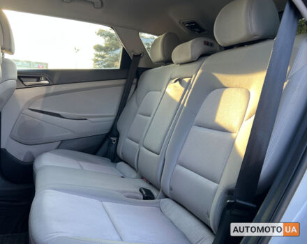 Білий Хендай Туксон, об'ємом двигуна 2.4 л та пробігом 67 тис. км за 19700 $, фото 11 на Automoto.ua