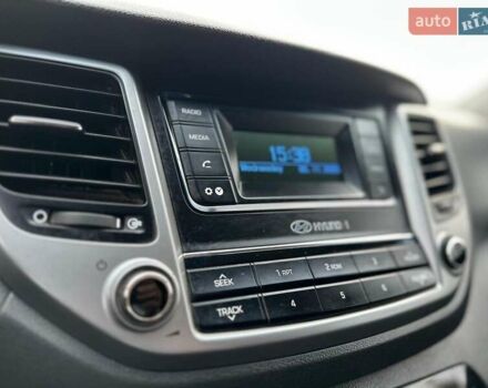 Белый Хендай Туксон, объемом двигателя 2 л и пробегом 131 тыс. км за 17600 $, фото 28 на Automoto.ua