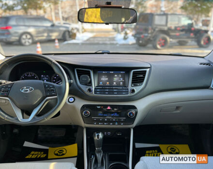 Білий Хендай Туксон, об'ємом двигуна 2.4 л та пробігом 67 тис. км за 19700 $, фото 13 на Automoto.ua