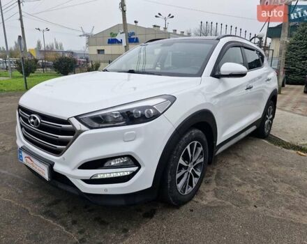 Белый Хендай Туксон, объемом двигателя 2 л и пробегом 111 тыс. км за 19999 $, фото 3 на Automoto.ua
