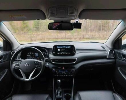 Белый Хендай Туксон, объемом двигателя 2 л и пробегом 75 тыс. км за 13500 $, фото 9 на Automoto.ua