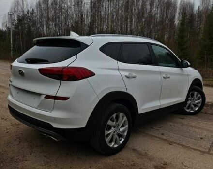 Белый Хендай Туксон, объемом двигателя 2 л и пробегом 75 тыс. км за 13500 $, фото 4 на Automoto.ua