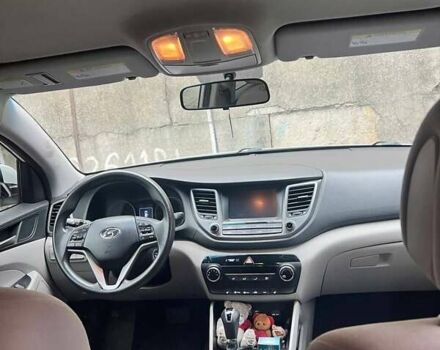 Белый Хендай Туксон, объемом двигателя 2 л и пробегом 96 тыс. км за 16900 $, фото 3 на Automoto.ua