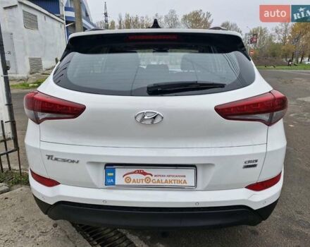 Белый Хендай Туксон, объемом двигателя 2 л и пробегом 111 тыс. км за 19999 $, фото 5 на Automoto.ua