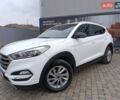 Белый Хендай Туксон, объемом двигателя 1.69 л и пробегом 215 тыс. км за 16950 $, фото 1 на Automoto.ua