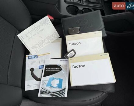 Белый Хендай Туксон, объемом двигателя 2 л и пробегом 114 тыс. км за 23900 $, фото 44 на Automoto.ua