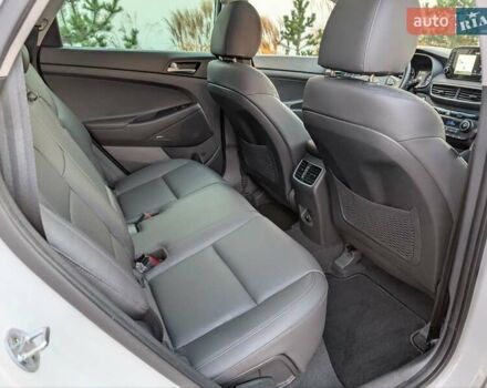Білий Хендай Туксон, об'ємом двигуна 1.6 л та пробігом 152 тис. км за 21950 $, фото 62 на Automoto.ua