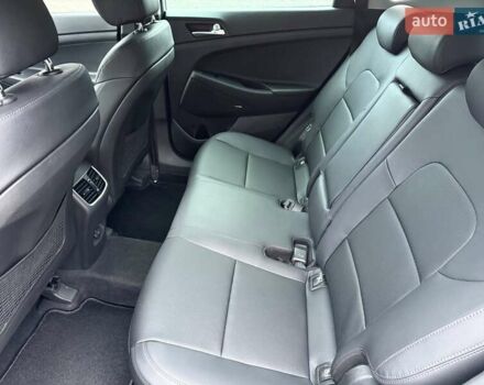 Белый Хендай Туксон, объемом двигателя 2 л и пробегом 114 тыс. км за 23900 $, фото 24 на Automoto.ua