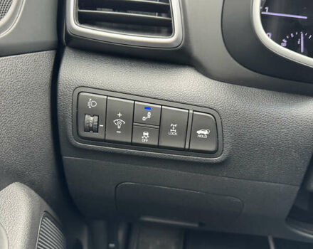 Белый Хендай Туксон, объемом двигателя 2 л и пробегом 138 тыс. км за 25000 $, фото 4 на Automoto.ua