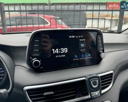 Белый Хендай Туксон, объемом двигателя 2 л и пробегом 138 тыс. км за 25000 $, фото 8 на Automoto.ua