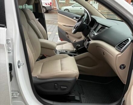 Білий Хендай Туксон, об'ємом двигуна 0 л та пробігом 74 тис. км за 15000 $, фото 7 на Automoto.ua