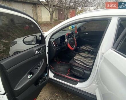 Білий Хендай Туксон, об'ємом двигуна 2 л та пробігом 40 тис. км за 20700 $, фото 1 на Automoto.ua