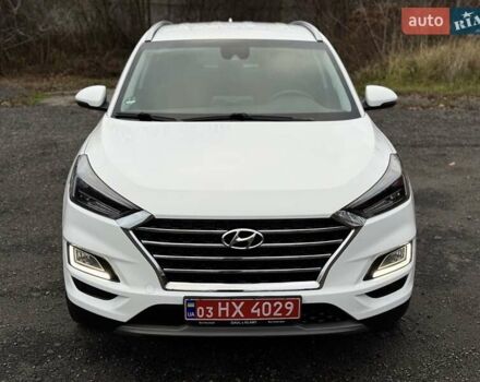 Белый Хендай Туксон, объемом двигателя 2 л и пробегом 114 тыс. км за 23900 $, фото 4 на Automoto.ua