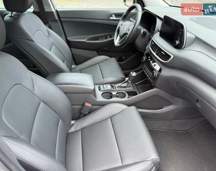 Белый Хендай Туксон, объемом двигателя 2 л и пробегом 114 тыс. км за 23900 $, фото 29 на Automoto.ua