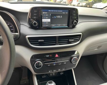 Белый Хендай Туксон, объемом двигателя 2 л и пробегом 95 тыс. км за 14500 $, фото 7 на Automoto.ua