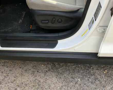 Белый Хендай Туксон, объемом двигателя 2 л и пробегом 25 тыс. км за 15900 $, фото 7 на Automoto.ua