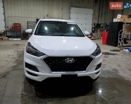 Белый Хендай Туксон, объемом двигателя 2 л и пробегом 97 тыс. км за 4400 $, фото 4 на Automoto.ua