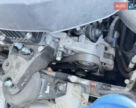 Белый Хендай Туксон, объемом двигателя 2 л и пробегом 270 тыс. км за 19800 $, фото 20 на Automoto.ua