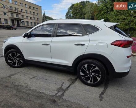 Белый Хендай Туксон, объемом двигателя 2 л и пробегом 71 тыс. км за 22800 $, фото 10 на Automoto.ua