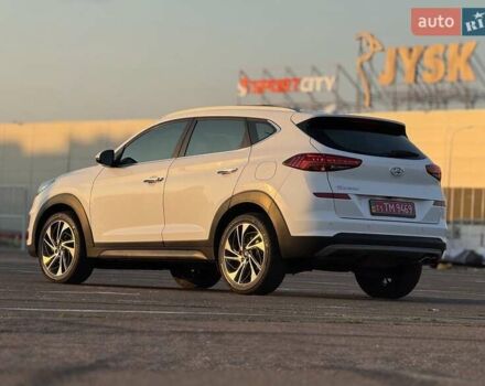Белый Хендай Туксон, объемом двигателя 2 л и пробегом 119 тыс. км за 23500 $, фото 13 на Automoto.ua