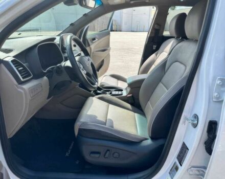 Белый Хендай Туксон, объемом двигателя 2.4 л и пробегом 36 тыс. км за 11400 $, фото 8 на Automoto.ua