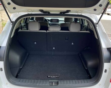 Белый Хендай Туксон, объемом двигателя 2 л и пробегом 95 тыс. км за 14500 $, фото 15 на Automoto.ua