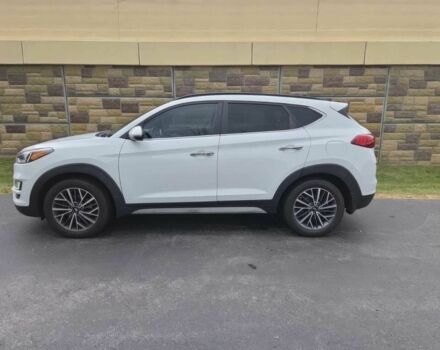 Белый Хендай Туксон, объемом двигателя 2.4 л и пробегом 40 тыс. км за 8600 $, фото 3 на Automoto.ua