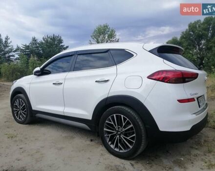 Белый Хендай Туксон, объемом двигателя 2 л и пробегом 191 тыс. км за 22500 $, фото 3 на Automoto.ua
