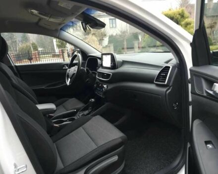 Білий Хендай Туксон, об'ємом двигуна 2 л та пробігом 79 тис. км за 12100 $, фото 5 на Automoto.ua