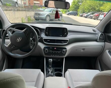 Белый Хендай Туксон, объемом двигателя 2 л и пробегом 95 тыс. км за 14500 $, фото 5 на Automoto.ua