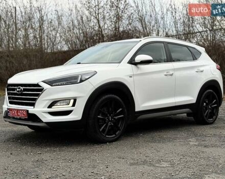 Белый Хендай Туксон, объемом двигателя 2 л и пробегом 114 тыс. км за 23900 $, фото 7 на Automoto.ua
