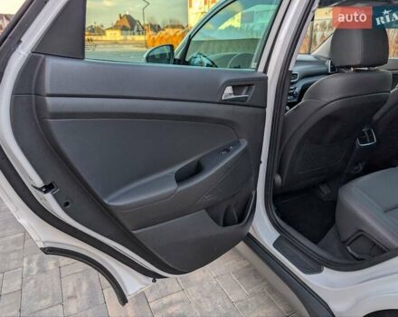 Білий Хендай Туксон, об'ємом двигуна 1.6 л та пробігом 152 тис. км за 21950 $, фото 56 на Automoto.ua