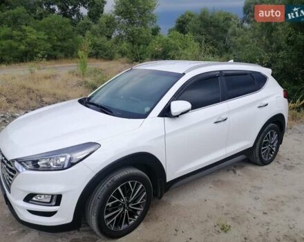 Белый Хендай Туксон, объемом двигателя 2 л и пробегом 191 тыс. км за 22500 $, фото 6 на Automoto.ua
