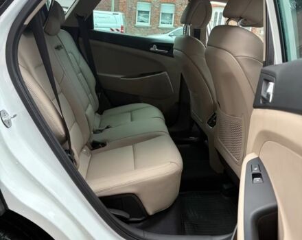 Білий Хендай Туксон, об'ємом двигуна 0 л та пробігом 74 тис. км за 15000 $, фото 6 на Automoto.ua