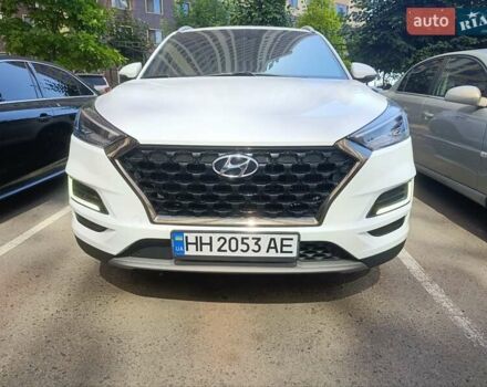 Белый Хендай Туксон, объемом двигателя 2 л и пробегом 119 тыс. км за 23500 $, фото 1 на Automoto.ua