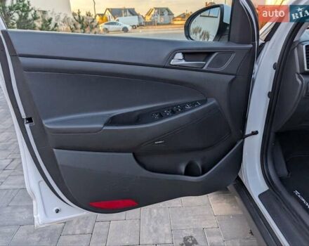 Білий Хендай Туксон, об'ємом двигуна 1.6 л та пробігом 152 тис. км за 21950 $, фото 52 на Automoto.ua