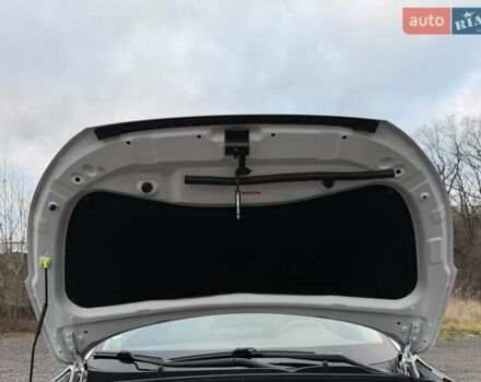 Белый Хендай Туксон, объемом двигателя 2 л и пробегом 114 тыс. км за 23900 $, фото 43 на Automoto.ua