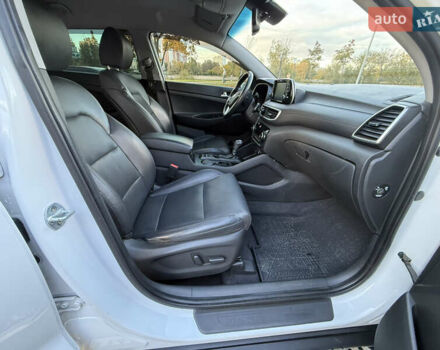 Белый Хендай Туксон, объемом двигателя 1.6 л и пробегом 53 тыс. км за 22500 $, фото 35 на Automoto.ua