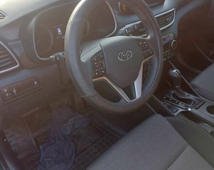 Белый Хендай Туксон, объемом двигателя 2 л и пробегом 43 тыс. км за 24000 $, фото 2 на Automoto.ua