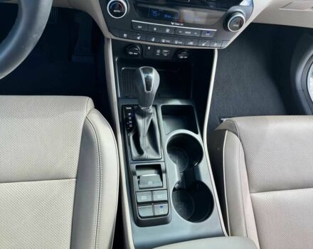 Белый Хендай Туксон, объемом двигателя 2.4 л и пробегом 36 тыс. км за 11400 $, фото 9 на Automoto.ua