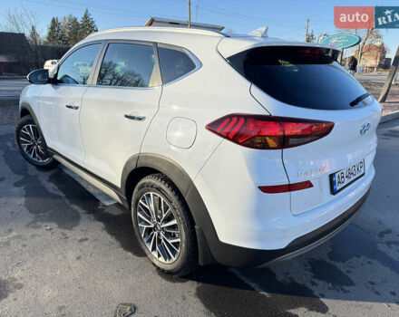 Белый Хендай Туксон, объемом двигателя 2 л и пробегом 270 тыс. км за 19800 $, фото 8 на Automoto.ua